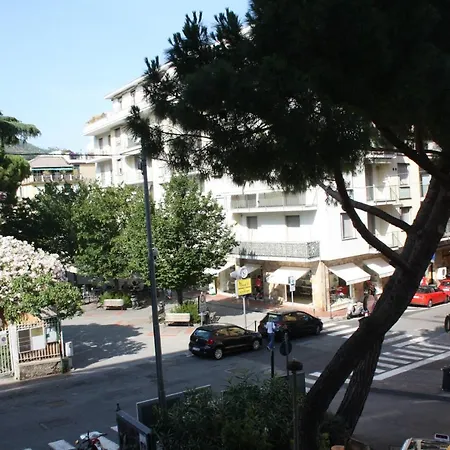 Alojamento de Acomodação e Pequeno-almoço Glem & Breakfast Arenzano